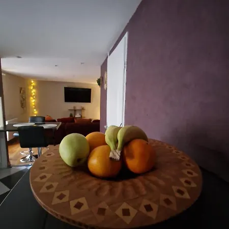 Au Bord Du Canal * נאנסי